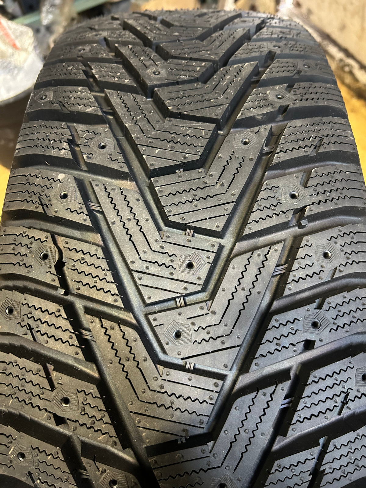 HANKOOK WINTER IPIKE X BSW P 245 60 18 105T WINTER TIRE 1028918