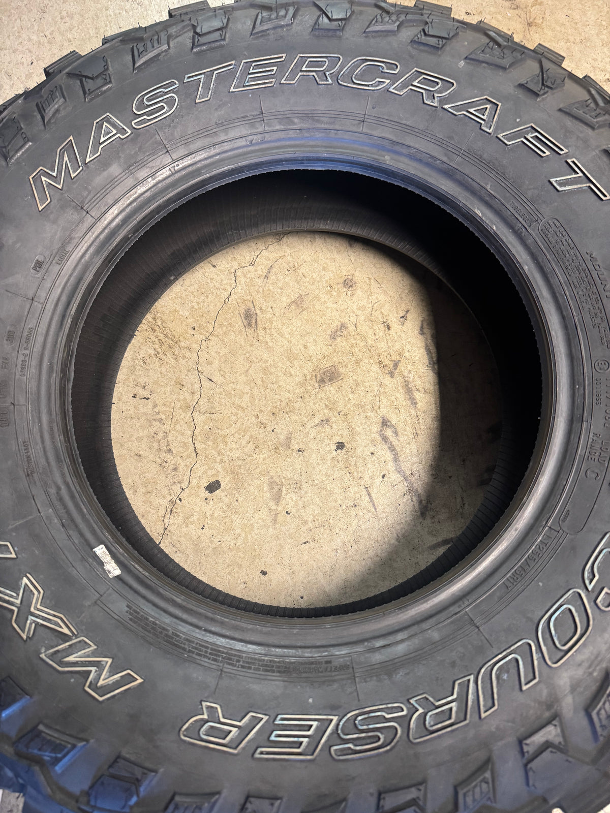 NOS MASTERCRAFT COURSER MXT OWL LT 255 75 17 111/108Q 6PLY MUD TERRAIN TIRE 90000023111