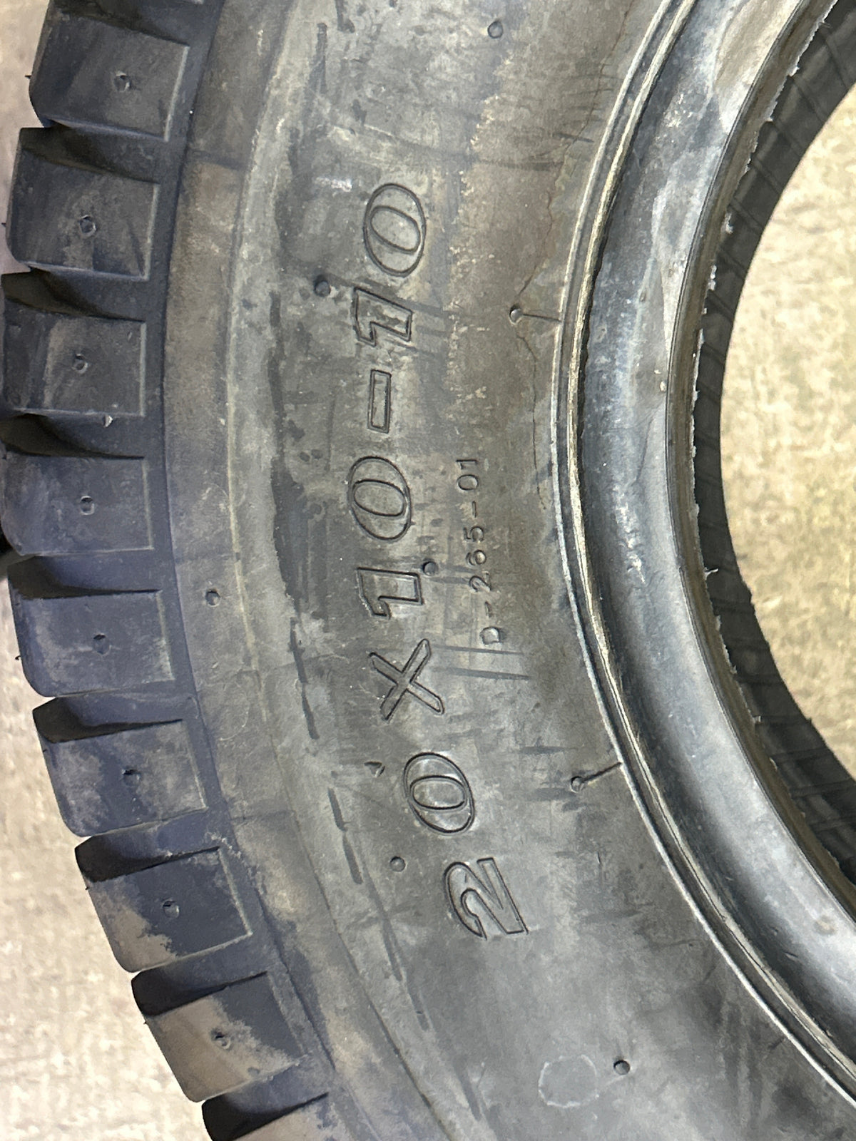 DEESTONE D265 BSW AT 20 10 10 4PLY LAWN TIRE 7045
