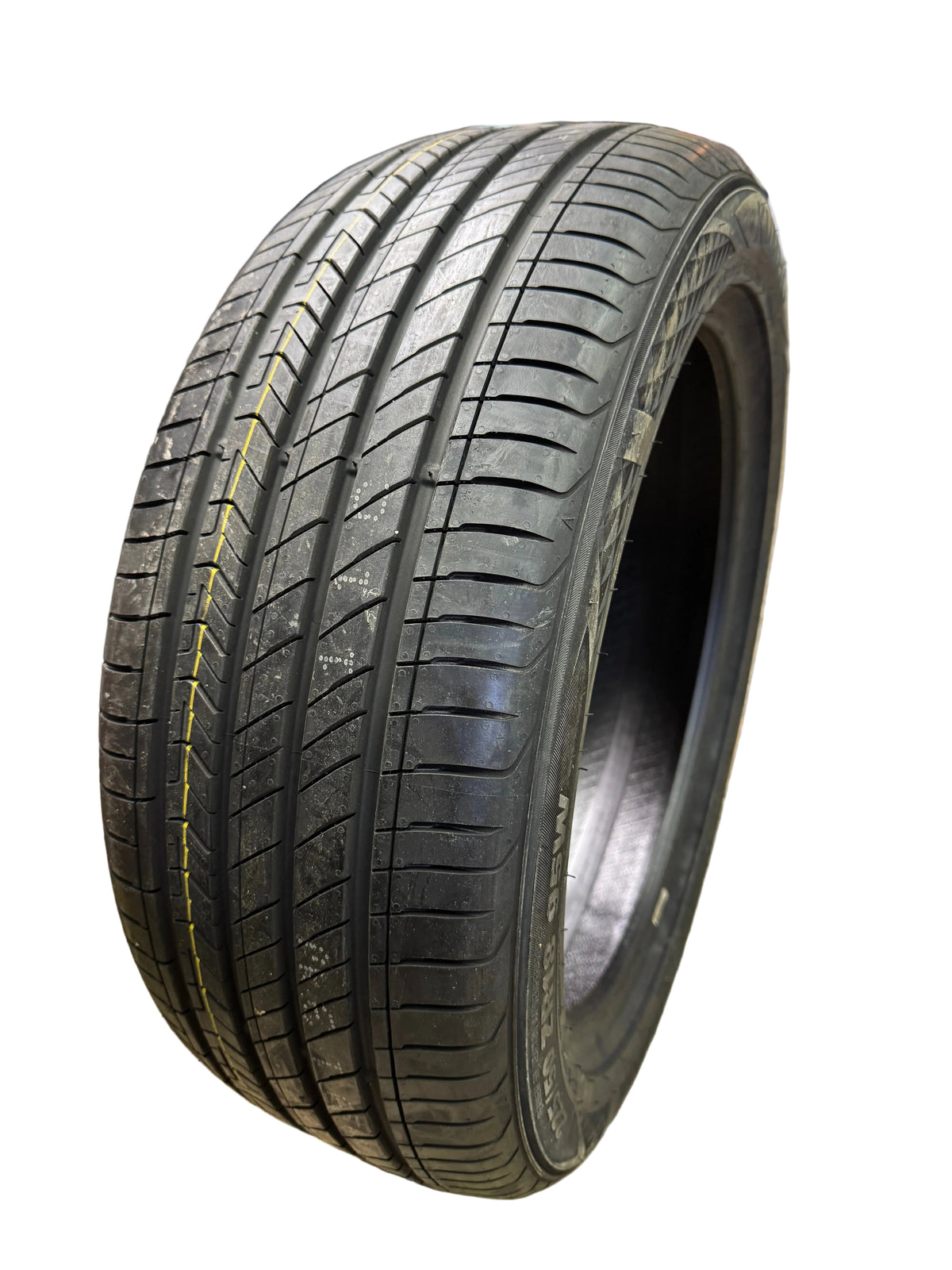 KUMHO MAJESTY 9 SOLUS TA91 BSW P 225 50R 18 95W ALL SEASON TIRE 2229733