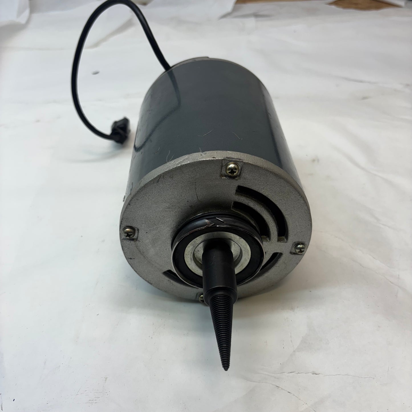 GROBET USA DOUBLE SPINDLE 1/2 HP POLISHING MOTOR 50/60HZ 3450RPM 110V 47.2026