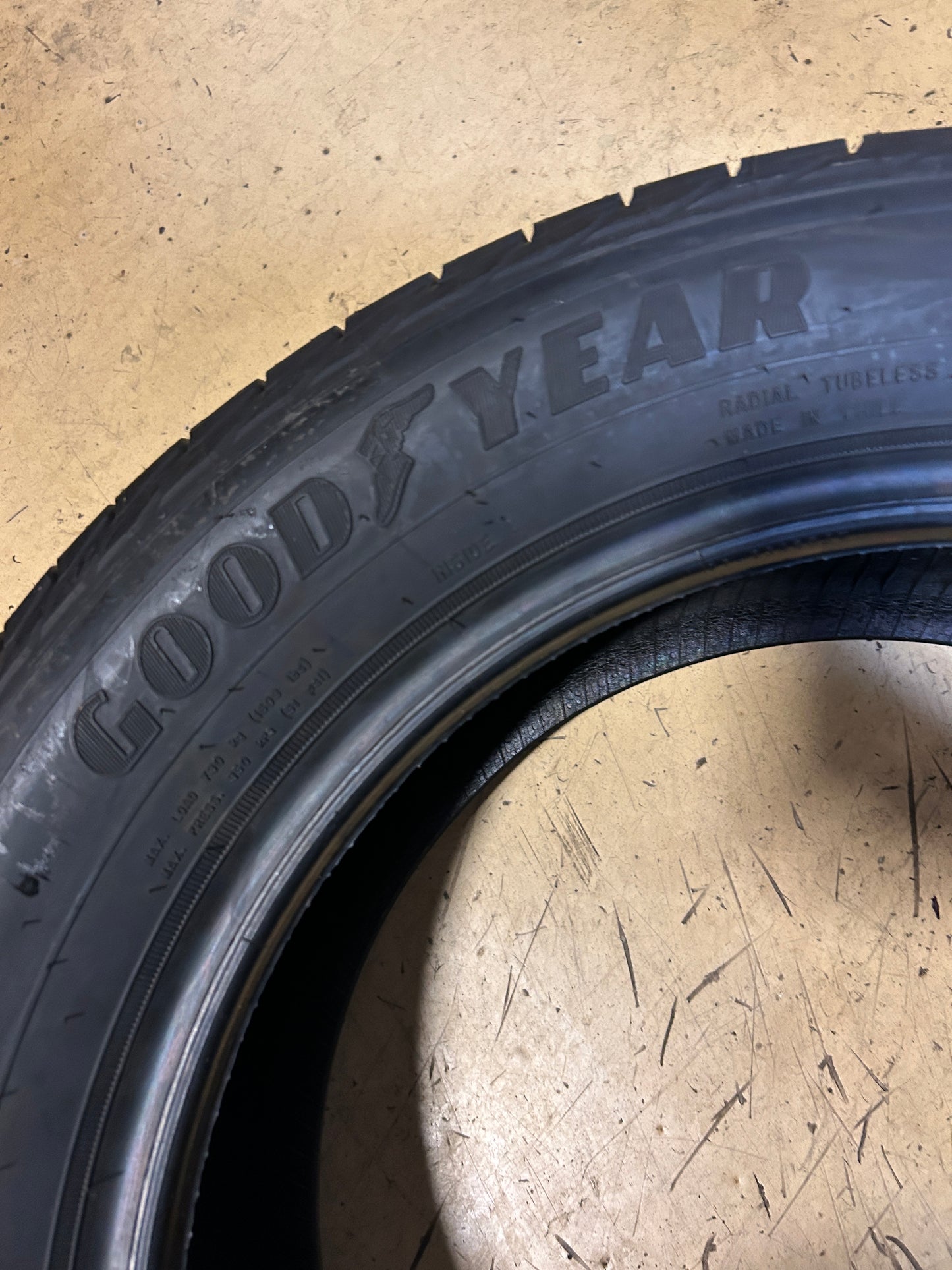NOS GOODYEAR ASSURANCE WEATHERREADY BSW P 225 55 17 97H TIRE 767753537