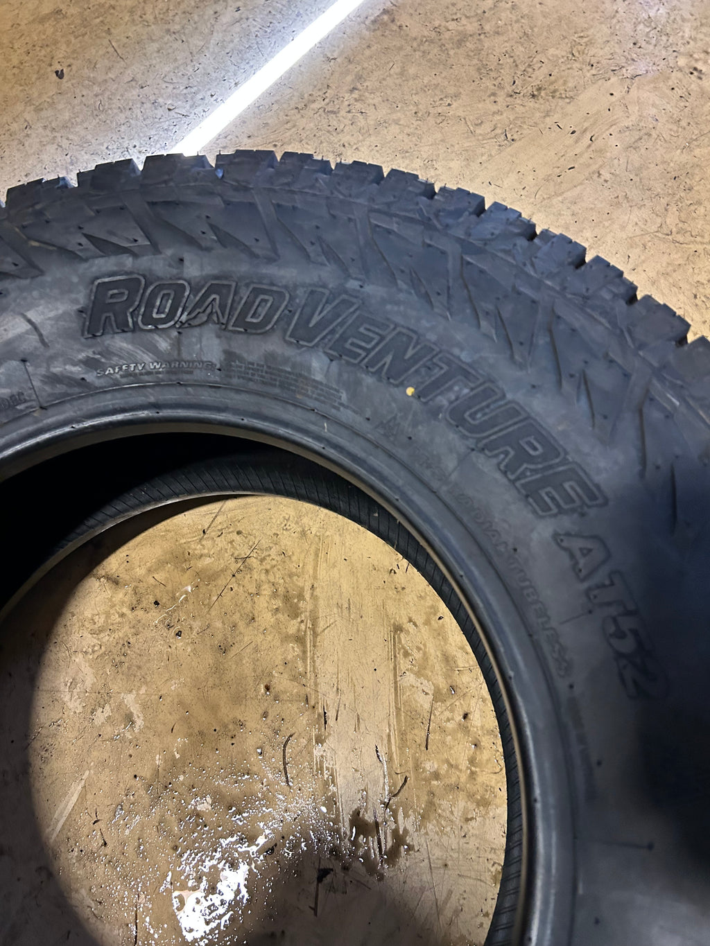 KUMHO ROAD VENTURE AT52 LT 245 75 16 120/116S 10PLY ALL TERRAIN TIRE 2283793