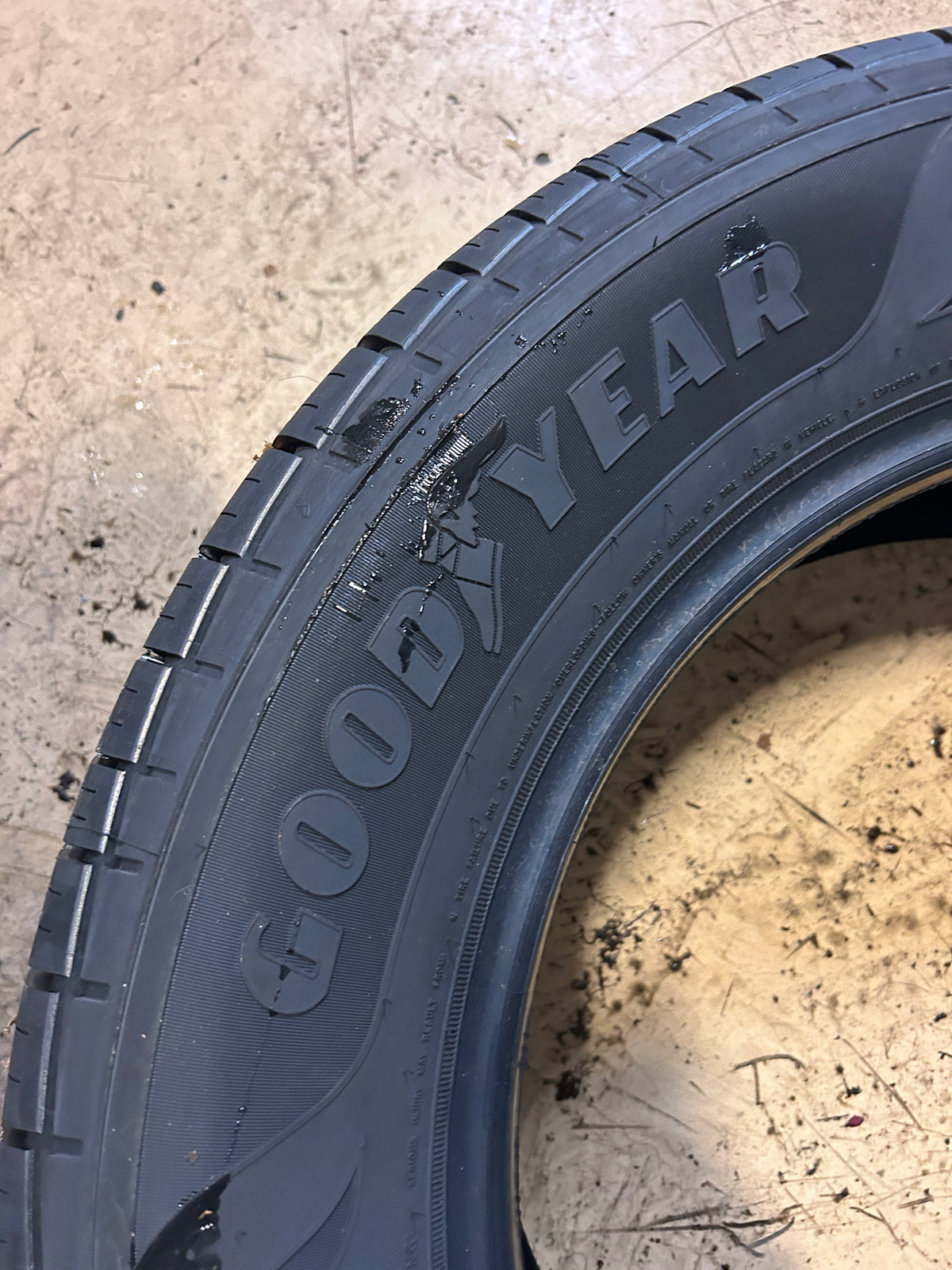 GOODYEAR ASSURANCE MAXLIFE 2 BSW P 235 65 18 106V TOURING TIRE 110022702