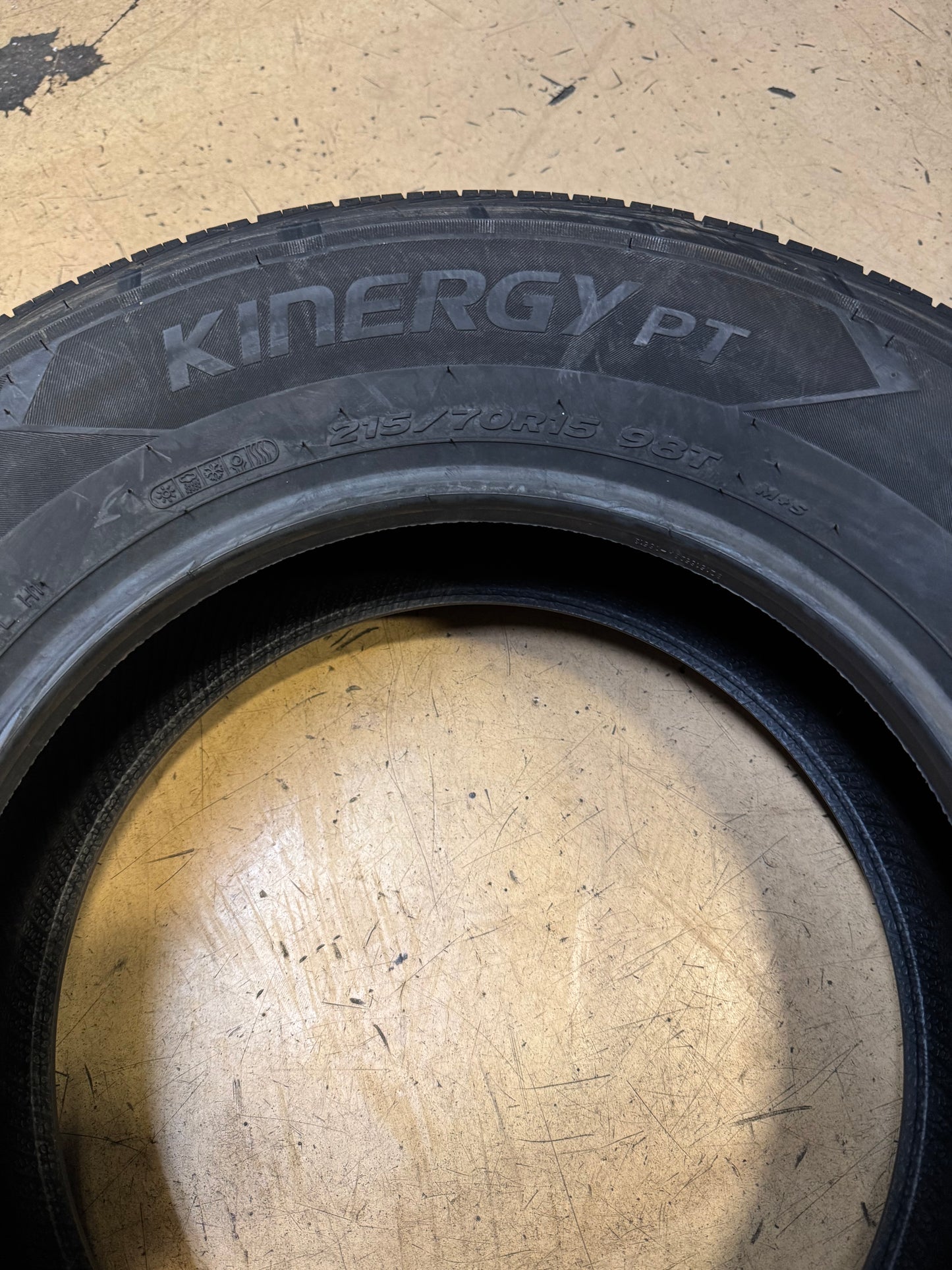 2 NOS HANKOOK KINERGY PT BSW P 215 70 15 98T ALL SEASON TIRE 1021395