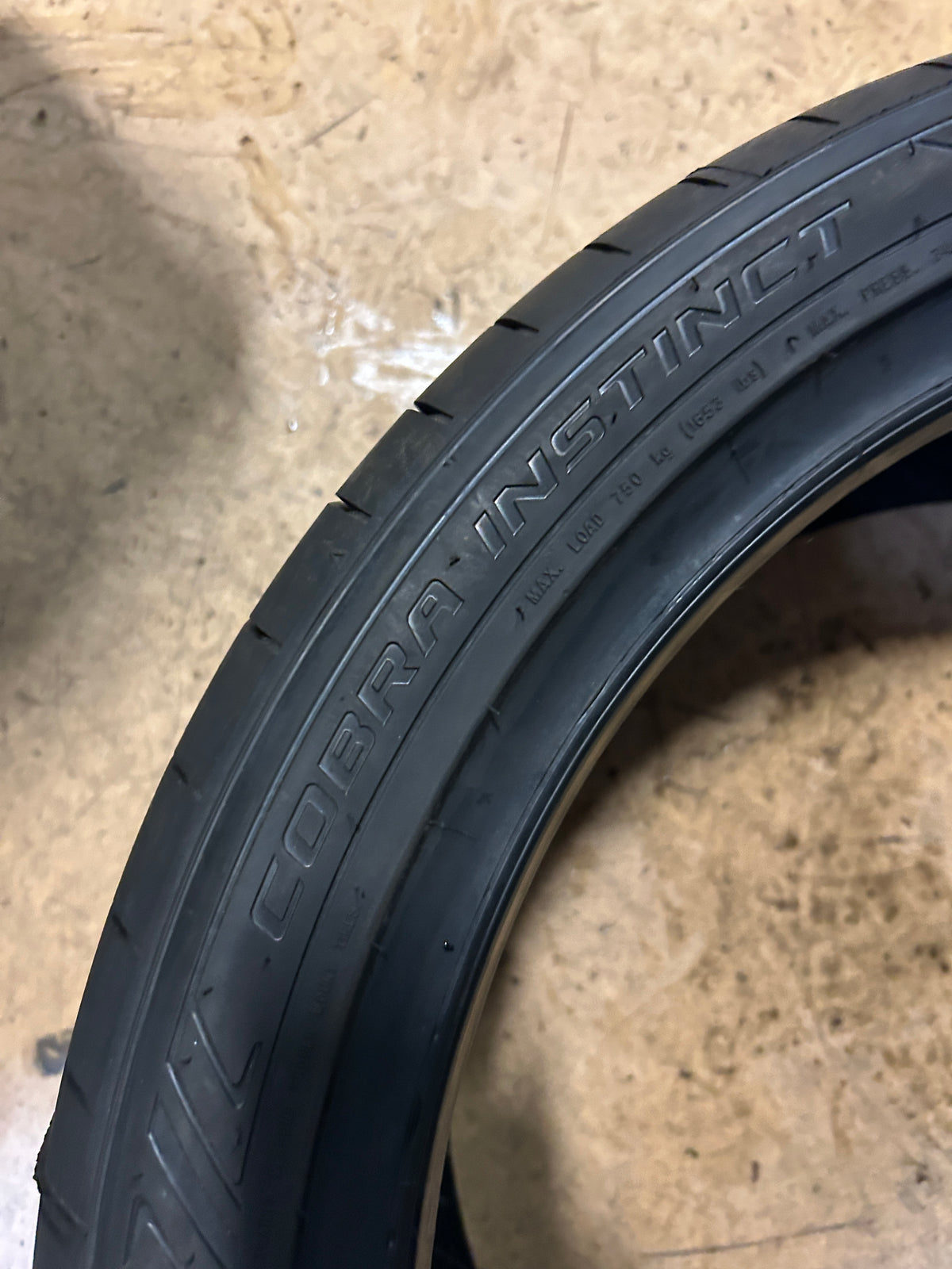 COOPER COBRA INSTINCT BSW P 245 40  19 98Y  ALL SEASON TIRE 160122025