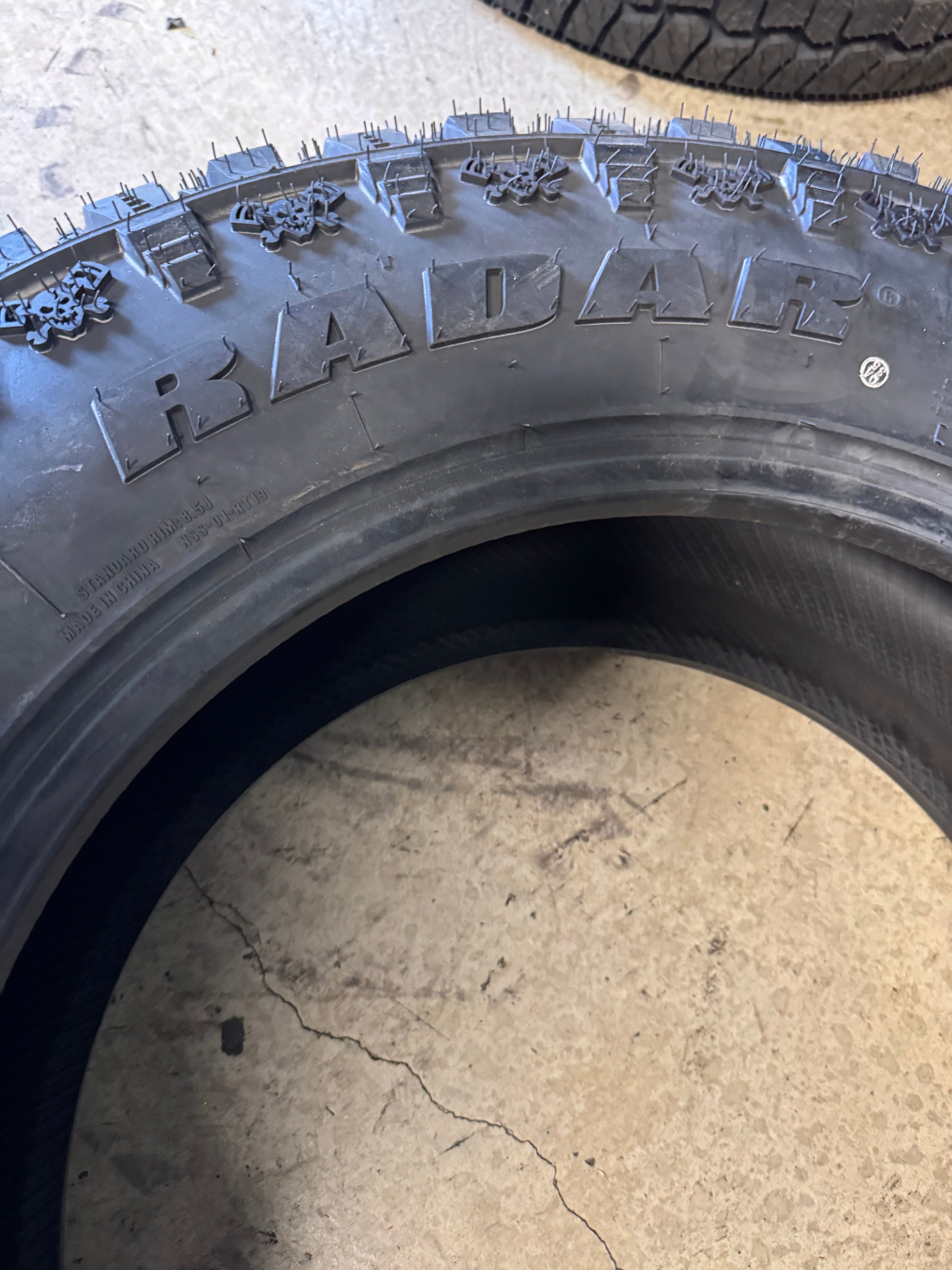 NOS RADAR RENEGADE R/T+ BSW LT 295 65 20 129/126Q 10PLY RUGGED TERRAIN TIRE RND0131