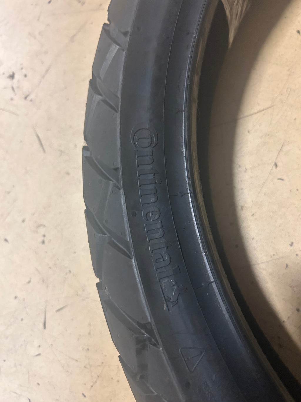 CONTINENTAL TKC 70 BSW  120 70 19 60V  FRONT MOTORCYCLE TIRE 02443820000