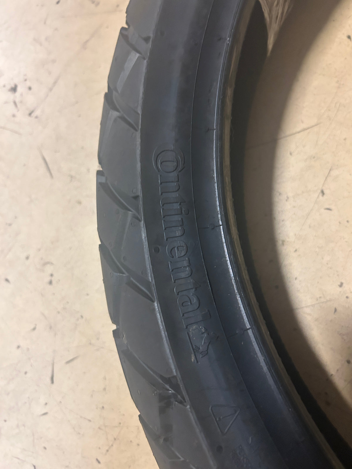 CONTINENTAL TKC 70 BSW  120 70 19 60V  FRONT MOTORCYCLE TIRE 02443820000