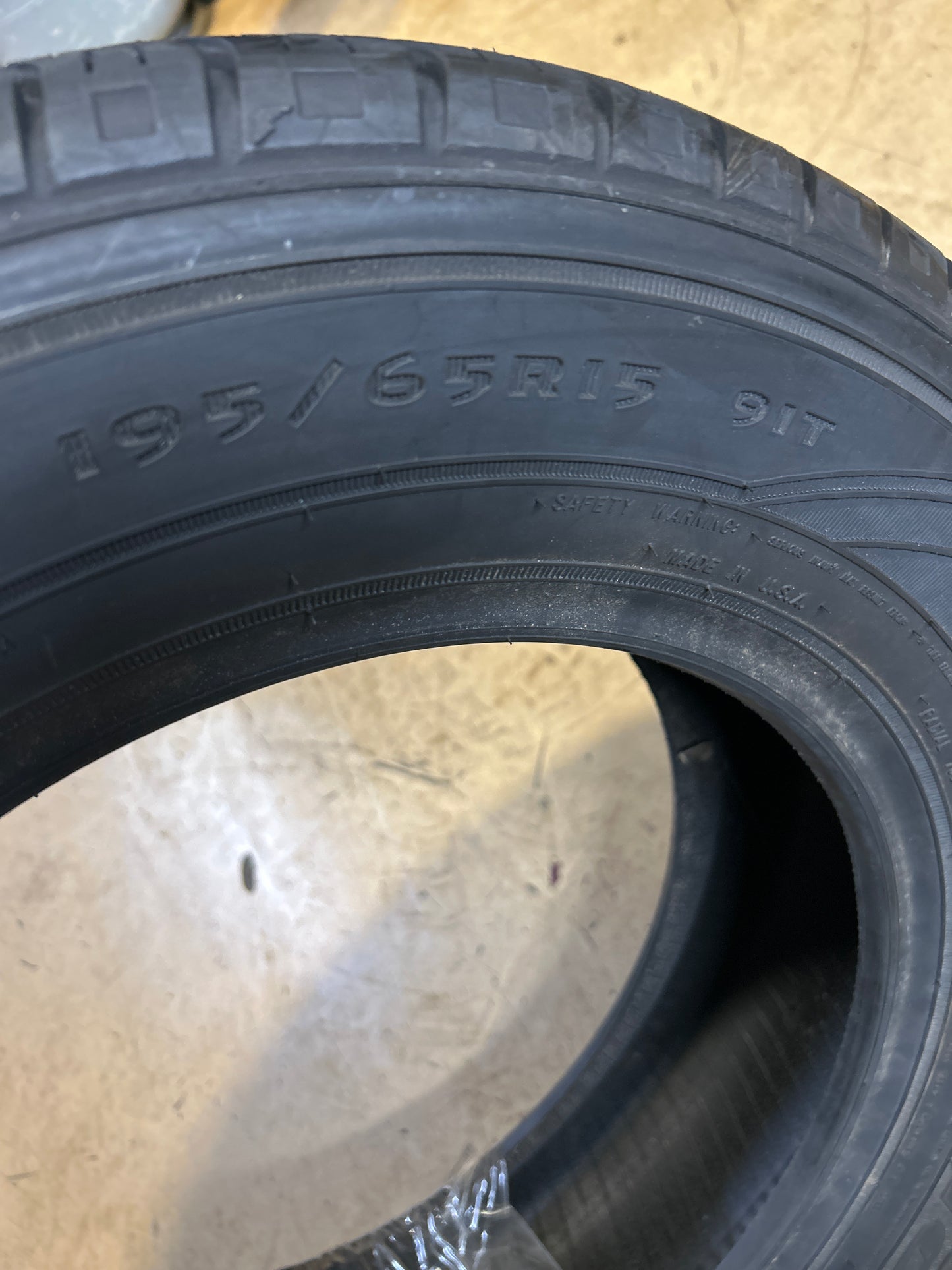 NOS 2 GOODYEAR ASSURANCE BSW P 195 65 15 91T SL ALL SEASON TIRE 407477374