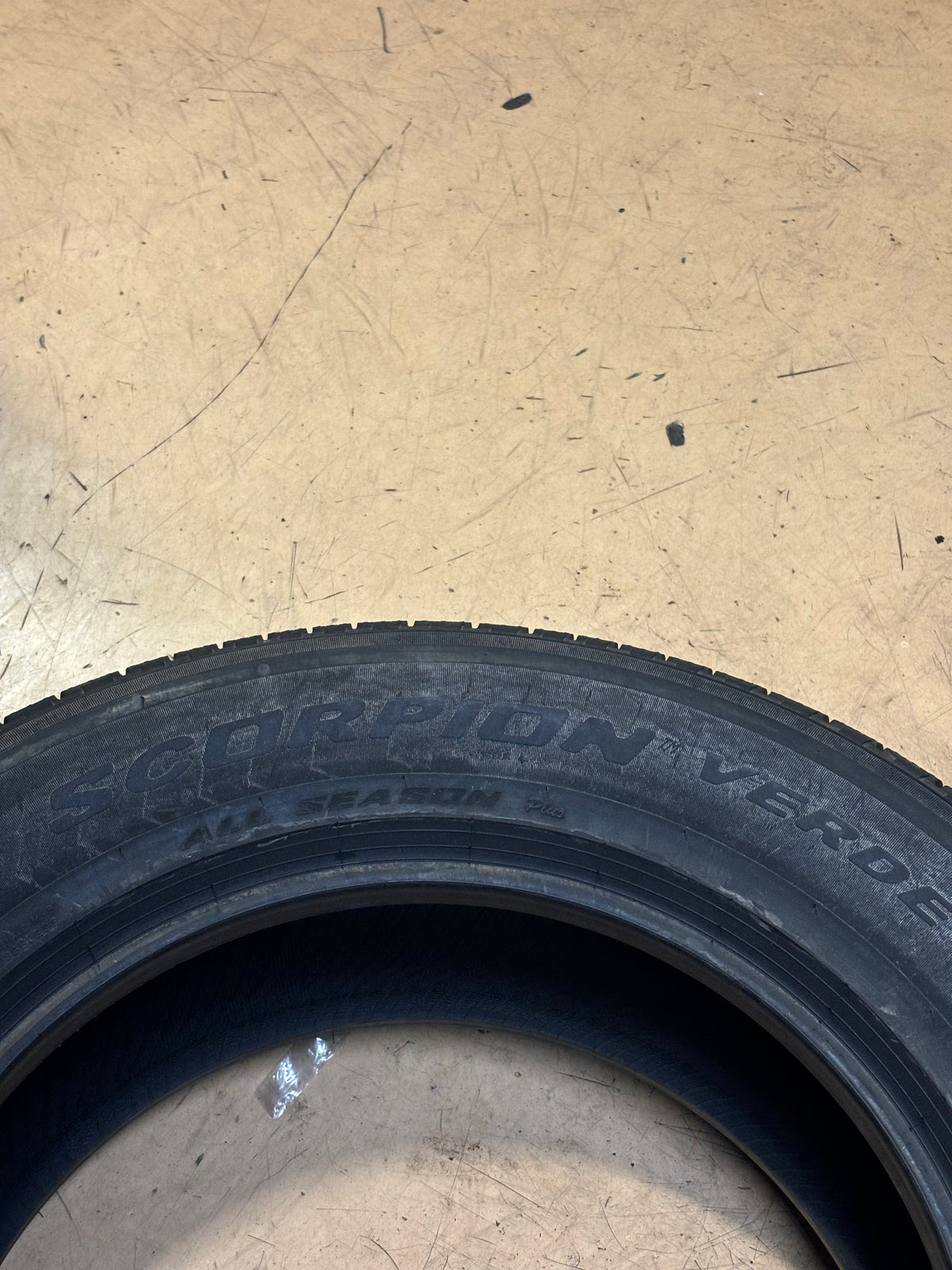 NOS PIRELLI SCORPION VERDE A/S+ P 265 60 18 110H SL ALL SEASON TIRE 2507200