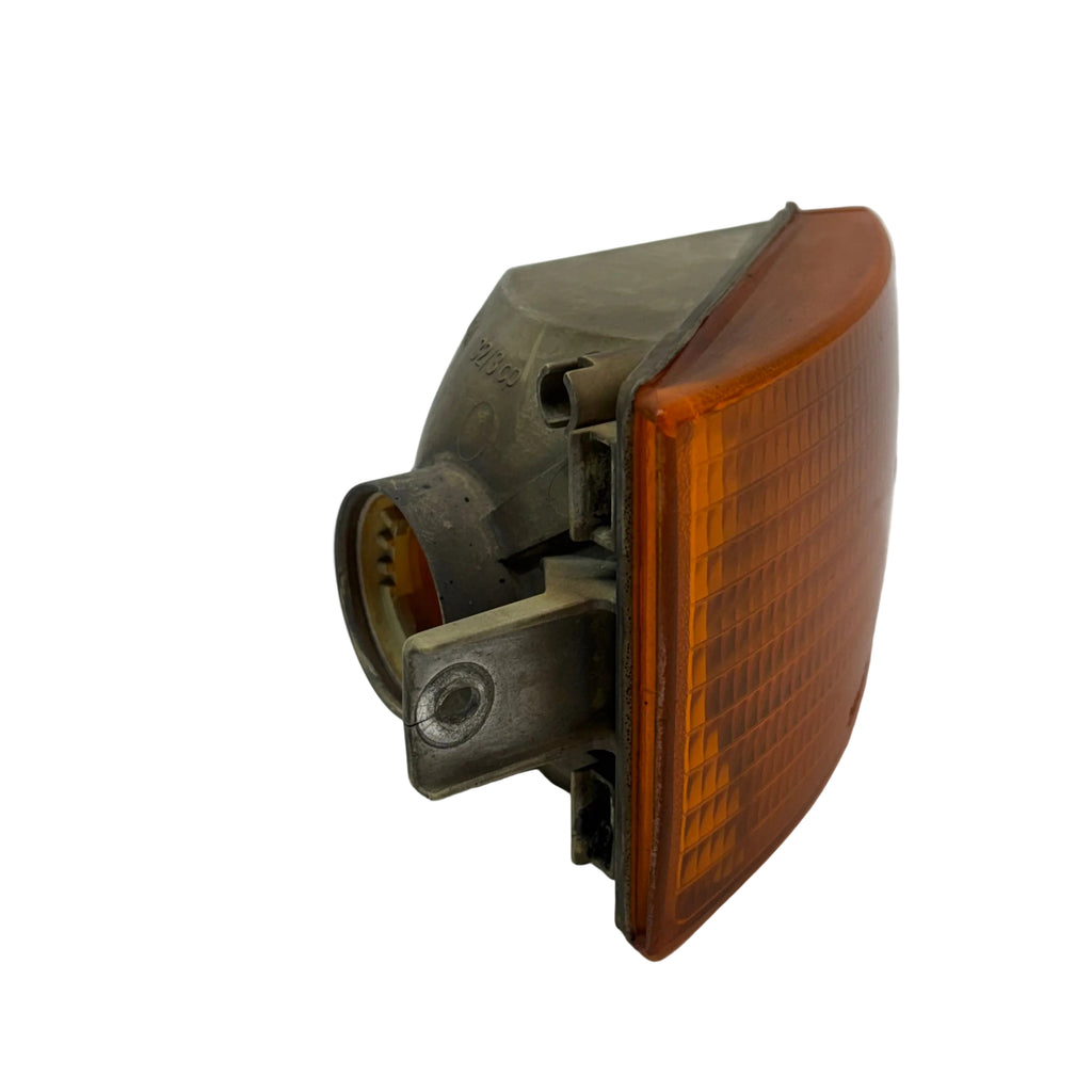 GENUINE PORSCHE BOSCHE 911 964 INDICATOR AMBER LIGHT RIGHT 96463140600
