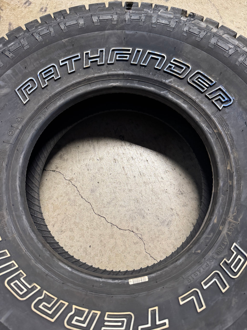 2 NOS PATHFINDER ALL TERRAIN OWL LT 31 10.5 15 109S 6PLY TIRE 2020518