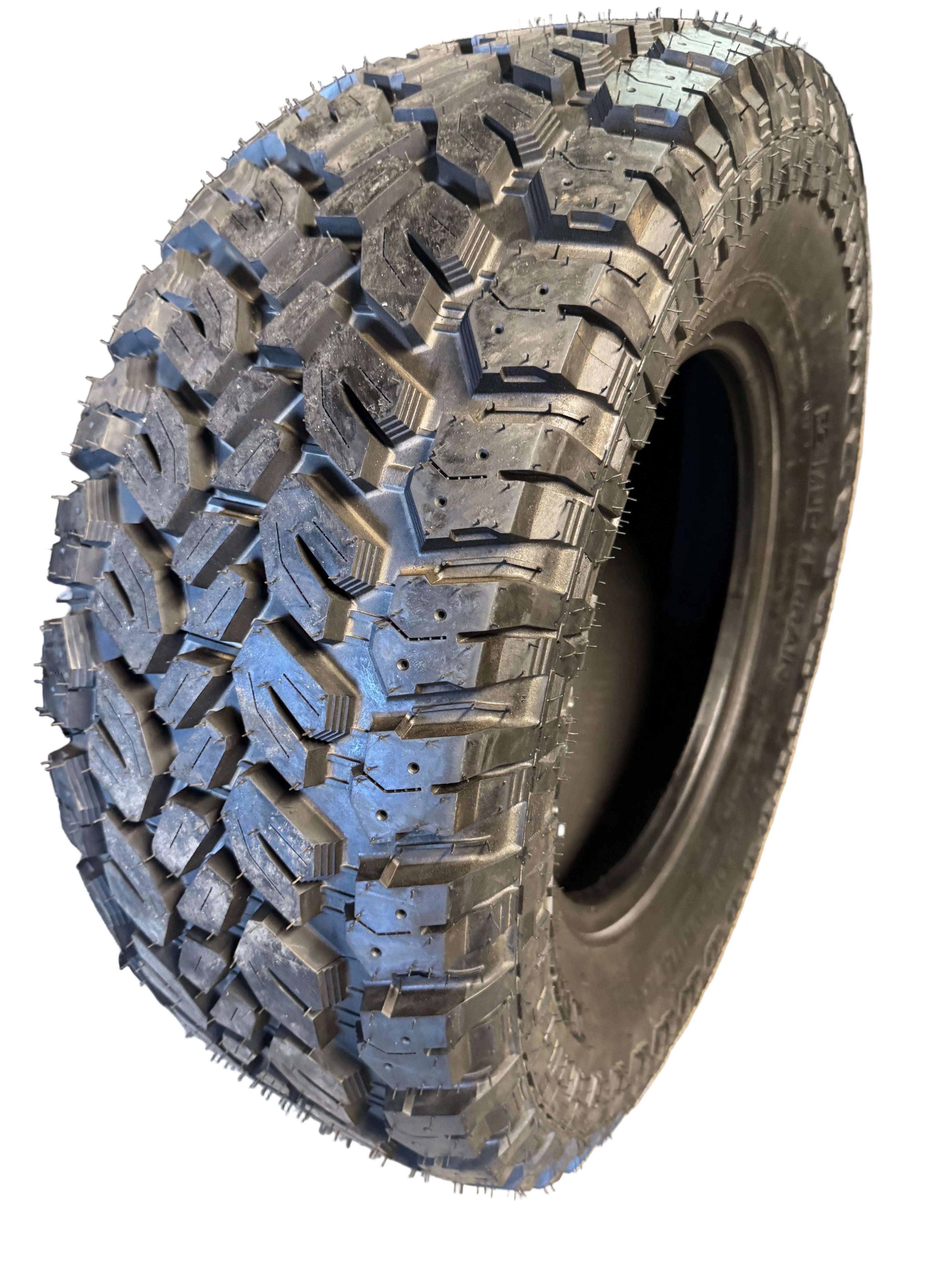 2 ROUGH COUNTRY OVERLANDER M/T BSW LT 33 12.5 17 120Q 10PLY MUD TERRAIN TIRE 97010124