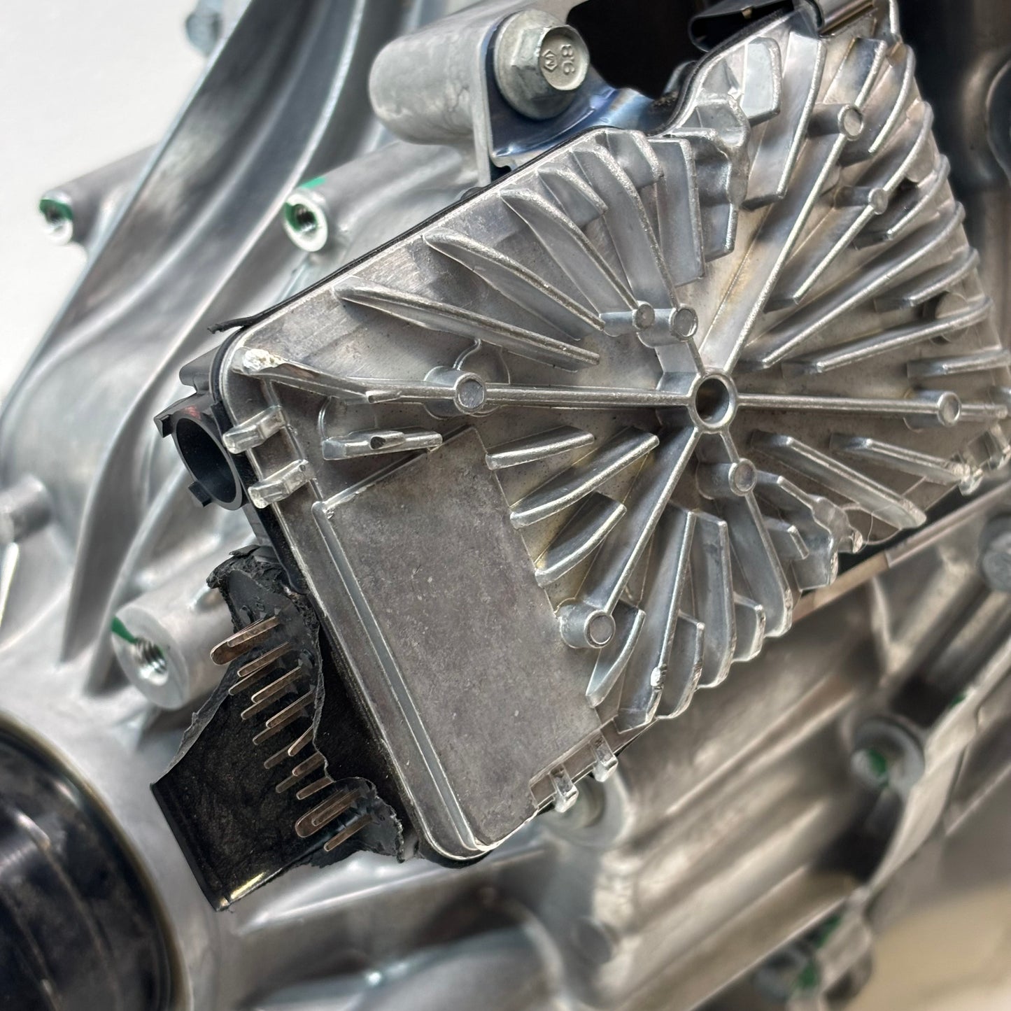 2021-2023 JEEP GRAND CHEROKEE 3.6L MOPAR TRANSFER CASE 68593801AA DAMAGED SENSOR