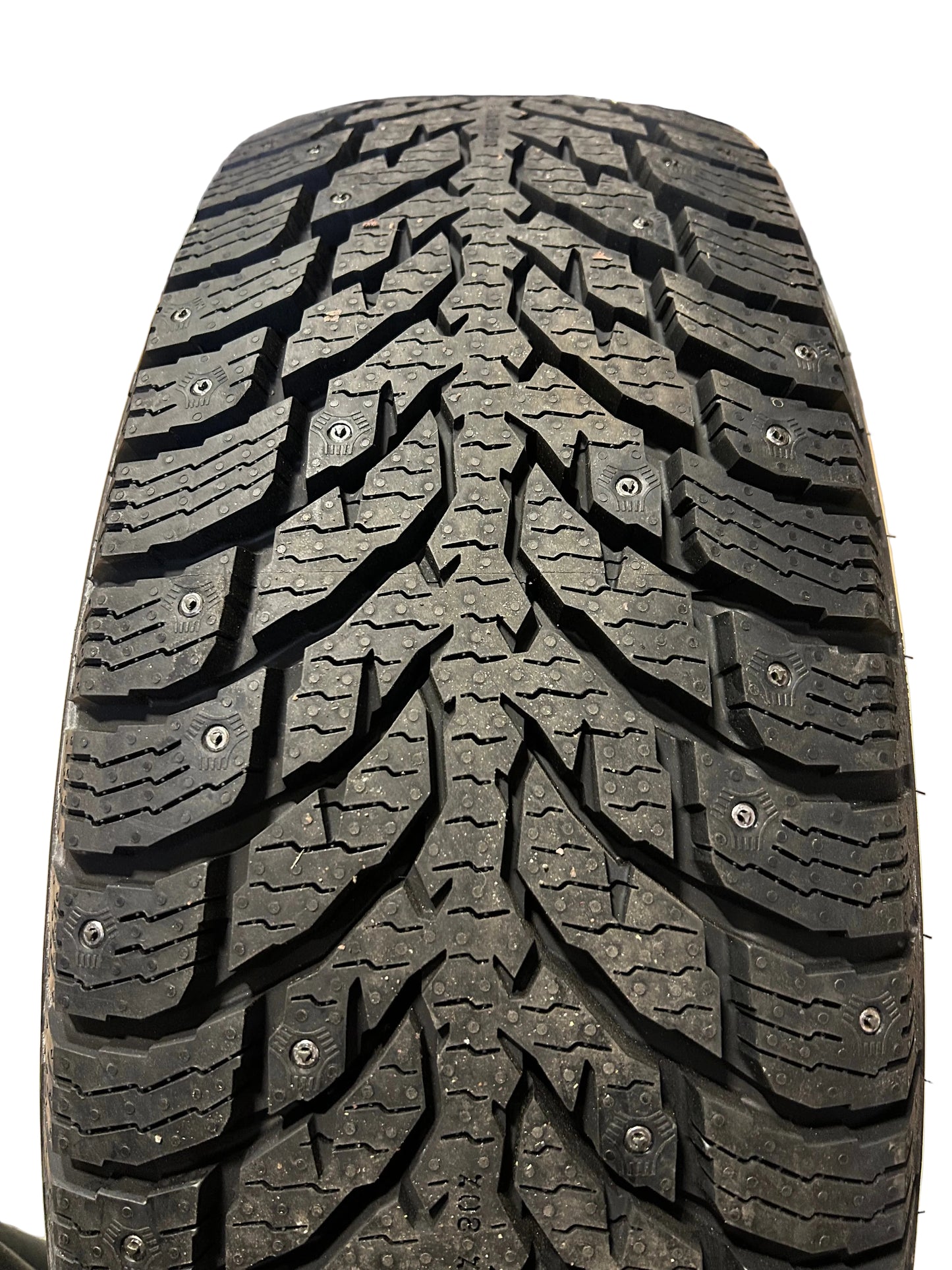 NOKIAN HAKKAPELIITTA LT3 STUDDED LT 265 70 17 121/118Q 10PLY WINTER TIRE TS32400