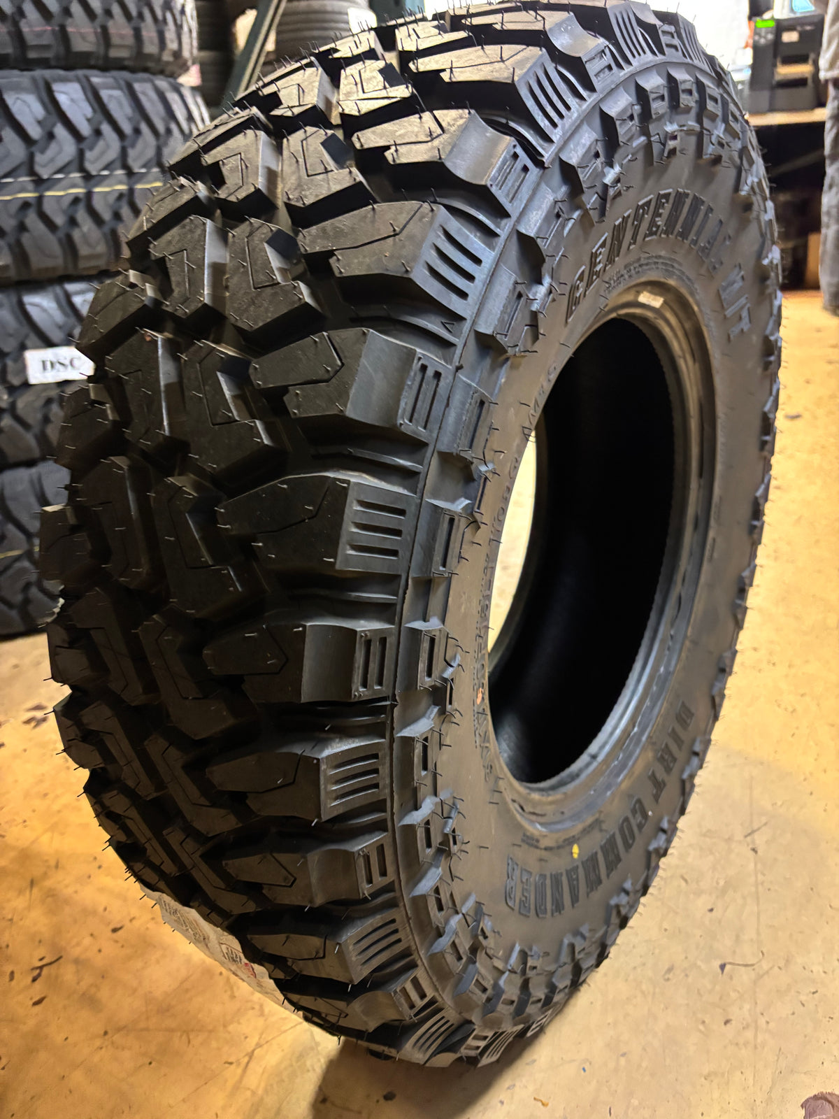 CENTENNIAL DIRT COMMANDER M/T BSW LT 31 10.5 15 109Q LRC 6 PLY MUD TERRAIN TIRE TCD1531105C