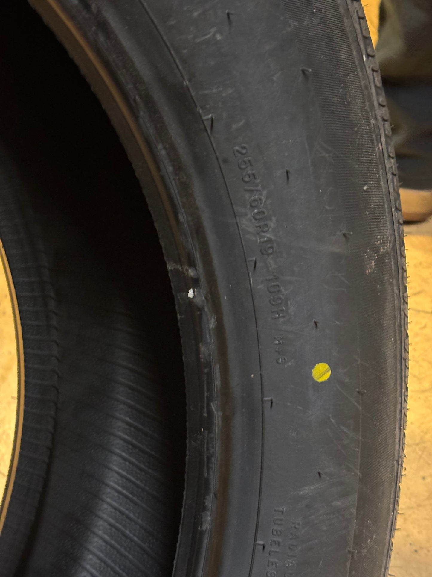 UNIROYAL TIGER PAW TOURING A/S DT BSW P 255 60 19 109H SL ALL SEASON TIRE 60322