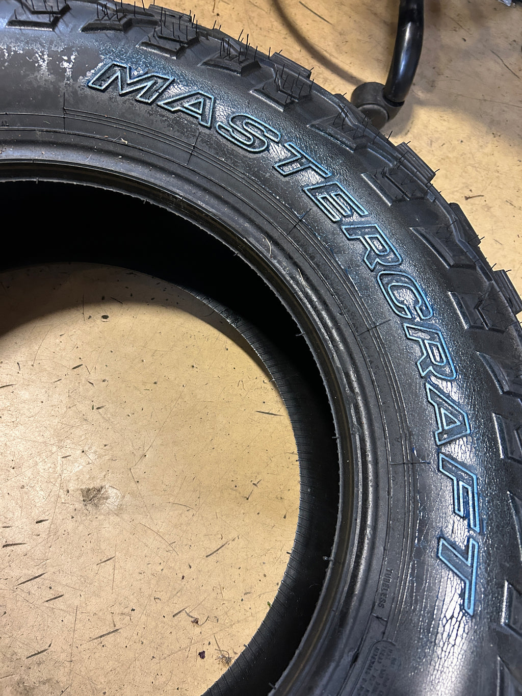 MASTERCRAFT COURSER MXT OWL LT 275 65 18 123/120Q 10PLY MUD TIRE 175043009
