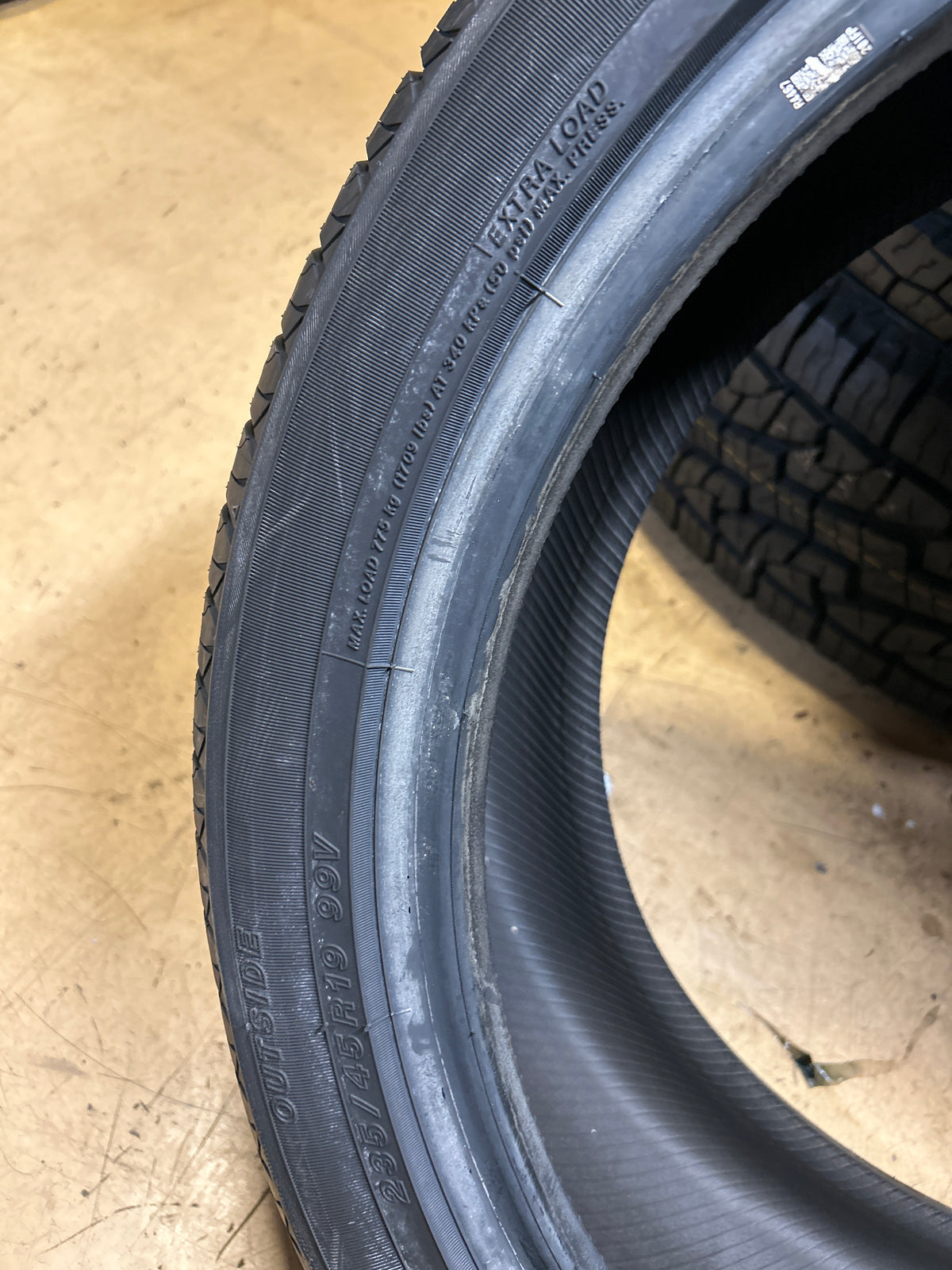 YOKOHAMA AVID ASCEND GT BSW P 235 45 19 99V XL ALL SEASON TIRE 110132745