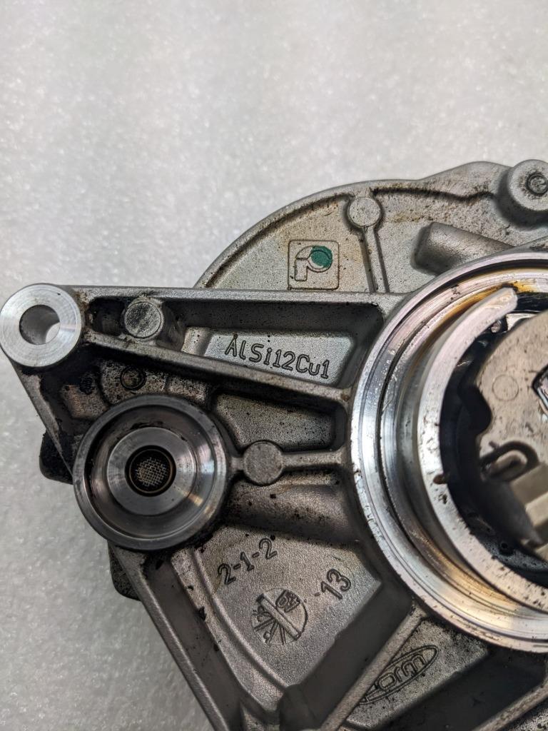 2016-18 PIERBURG PORSCHE MACAN ENGINE VACUUM PUMP 94610053000 USED R25