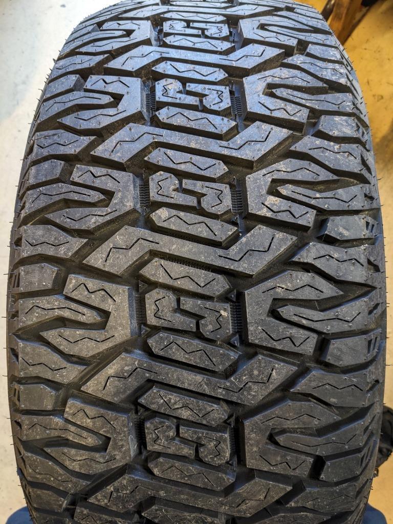 RADAR RENEGADE A/T PRO BSW P 275 55 20 117H XL TIRE RAFDTW0220 CQ2