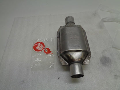 1 NEW CHERRY BOMB UNIVERSAL CATALYTIC CONVERTER 38502 R19