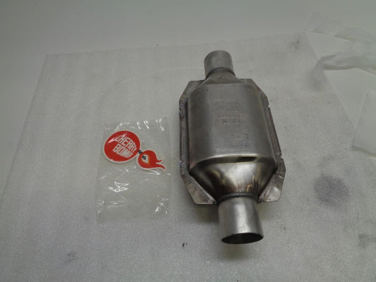 1 NEW CHERRY BOMB UNIVERSAL CATALYTIC CONVERTER 38502 R19