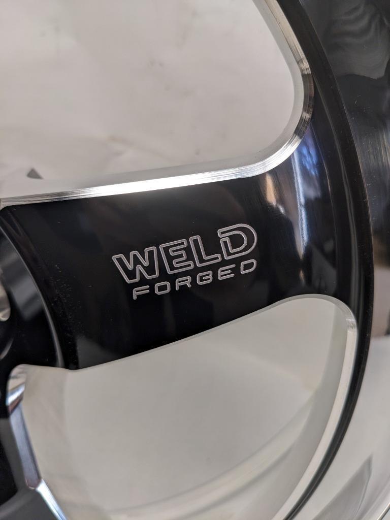 1 WELD 71HB8050A21A S71 WHEEL 18X5 5X114.3 ET-23 BLACK CENTER POLISHED NEW B2