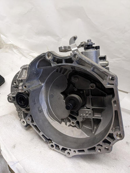 NEW GM TRANSMISSION/GEARBOX FOR OPEL ASTRA GTC/ CHEVROLET CRUZE 55569878 B2
