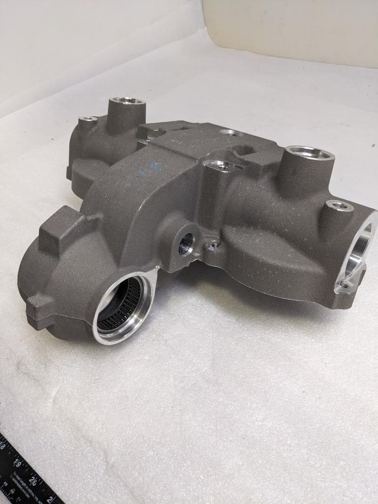 JOHN DEERE CE20020 ROW UNIT GEAR CASE HOUSING NEW I2