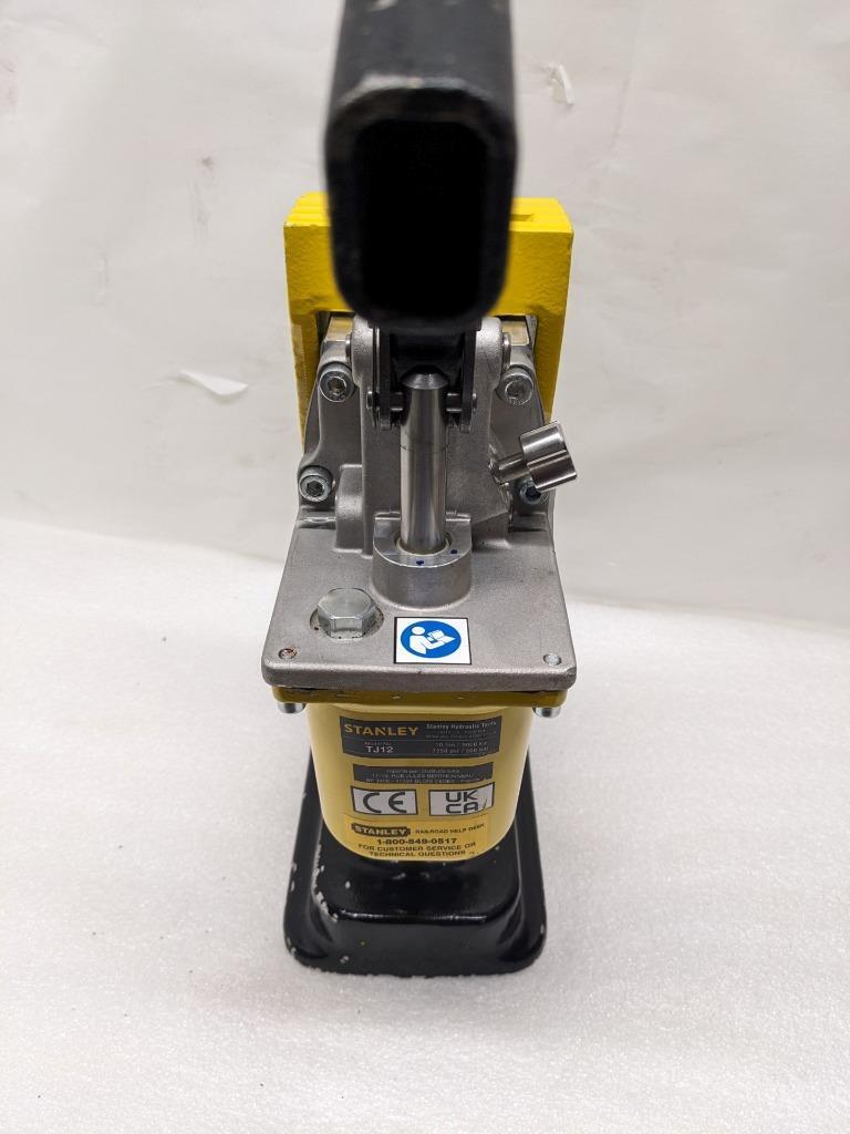 STANLEY TJ12111S HYDRAULIC TRACK JACK TJ12 NEW H2