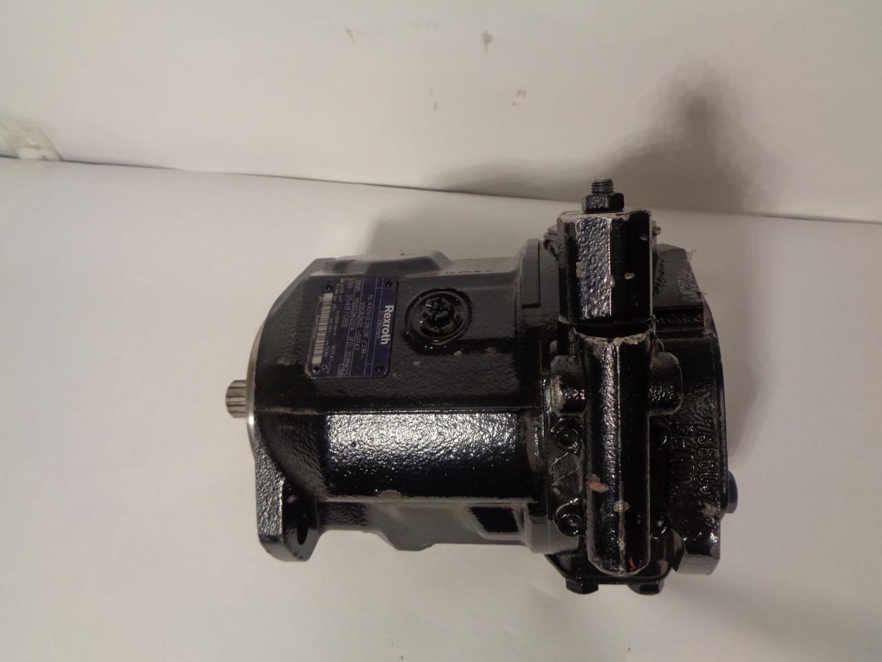 BOSCH REXROTH LA10VO28DR/31R-VSC62K01-S1743 HYDRAULIC PUMP NEW J2