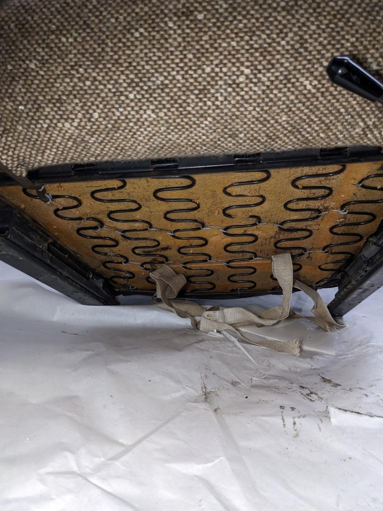 PORSCHE 1981 998 BROWN RECLINING MANUAL SEAT FOR PORSCHE (LEFT) USED B2