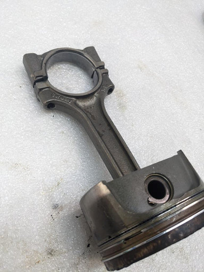 PORSCHE 986 BOXSTER 2.7L PISTON W/CONNECTING ROD #5 9961031028R USED 996GL2T1
