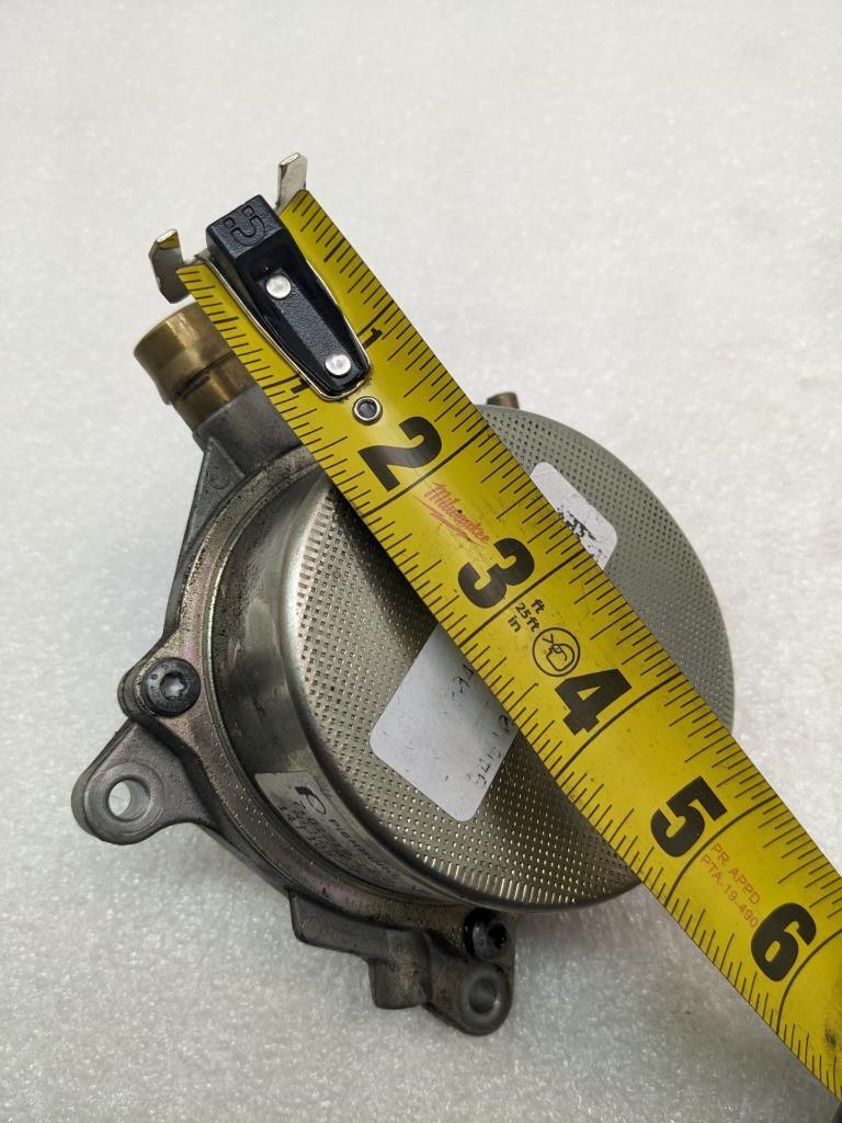 2016-18 PIERBURG PORSCHE MACAN ENGINE VACUUM PUMP 94610053000 USED R25