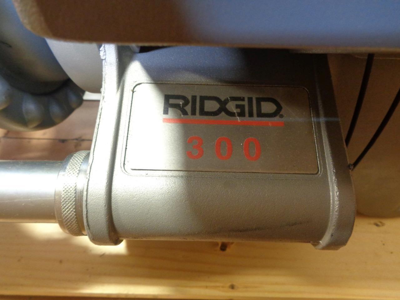 RIDGID 15682 MODEL 300 COMPLETE PIPE THREADING MACHINE w/1452 TOOL TRAY BSR3.1