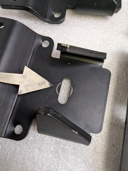 FIRESTONE 2609 RIDE-RITE REAR AIR SPRING KIT FOR 19-20 GMC SIERRA 1500 USED R34