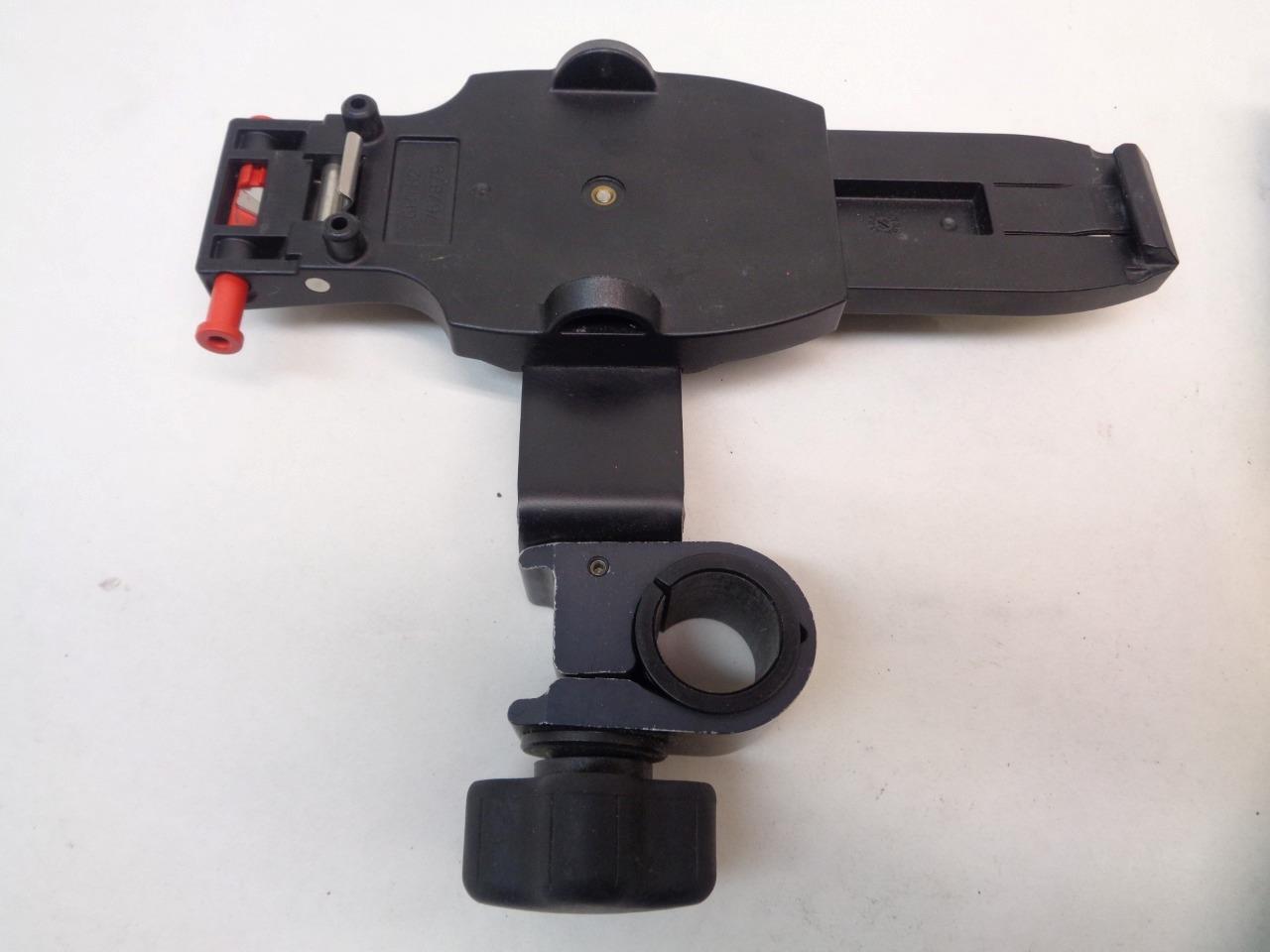 LEICA CS15 GPS DATA COLLECTOR CONTROLLER & CLAMP NO BATTERY R32T2