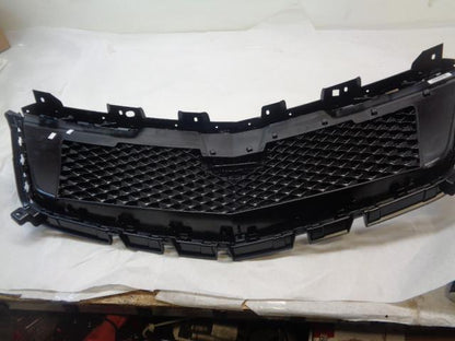 New Cadillac Grille in Midnight Silver (For vehicle w/o Surround vision) R32