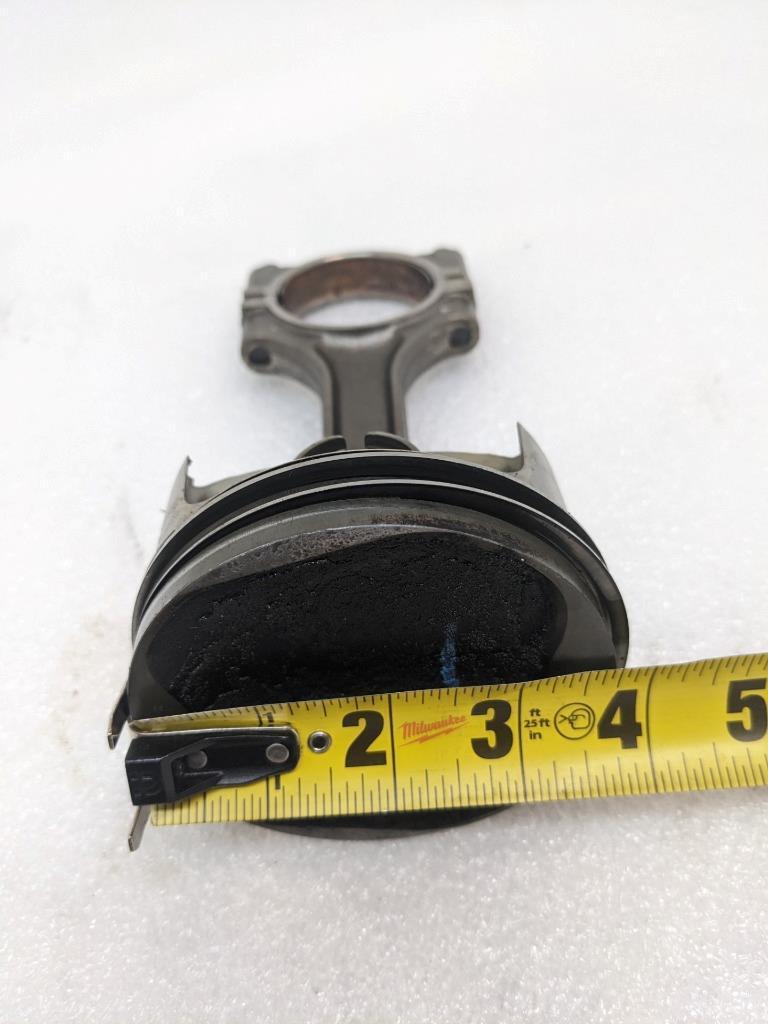 PORSCHE 911/996  CONNECTING PISTON ROD #1 9961031026R USED 996BGL2T2