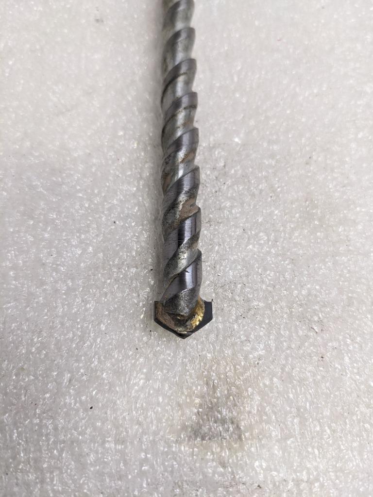 UNBRANDED STAINLESS STEEL DRILL BIT 1/2" X 12" CARBIDE TIP USED R22T2