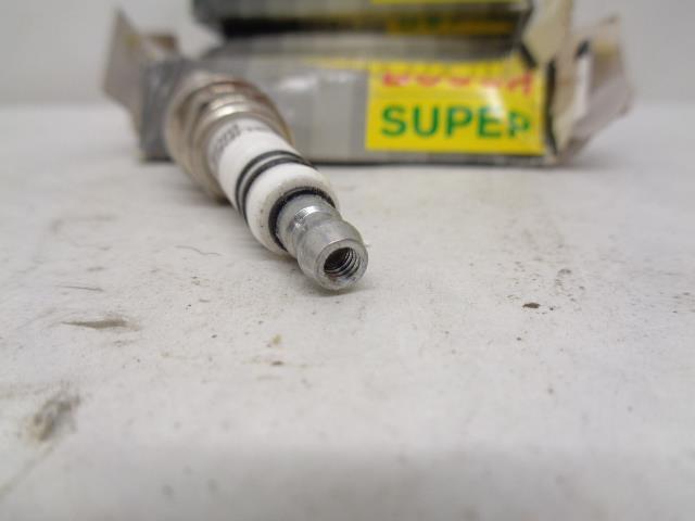 BRAND NEW BOSCH SUPER HYUNDAI HONDA FORD CHRYSLER 5-PACK 7557 R13T3