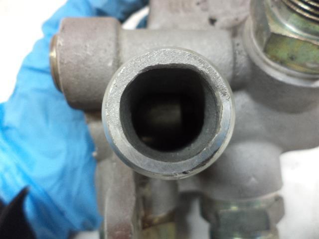 USED PORSCHE OIL THERMOSTAT ASSEMBLY FOR FRONT OIL COOLER 964 207 047 05 R20