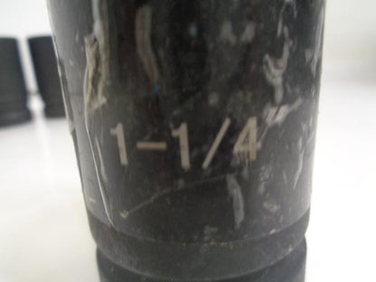 ASSORTMENT OF 8 DEEP IMPACT 6-POINT SOCKETS (RANDOM BRANDS AND SIZES) R28