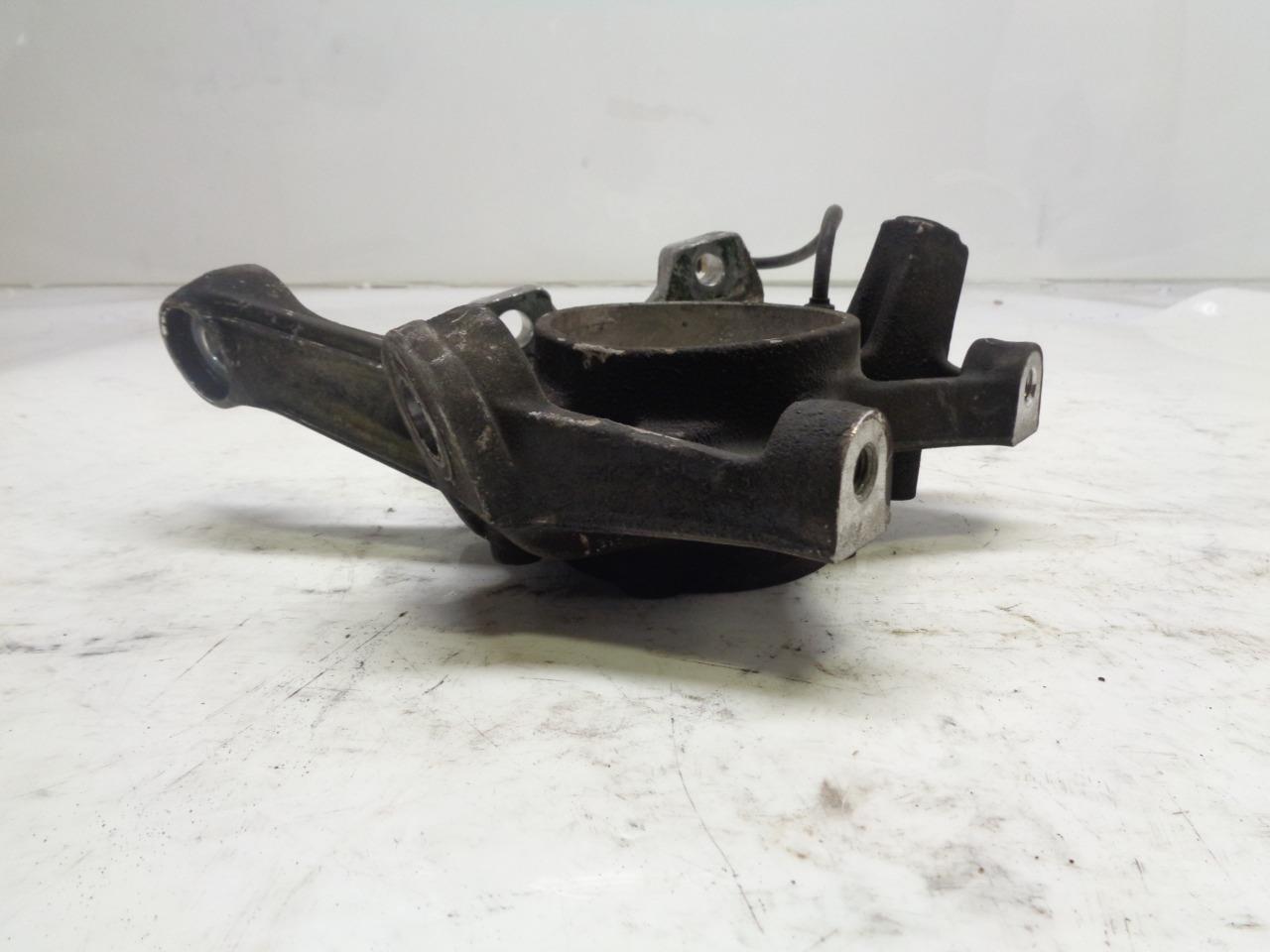 Porsche 911 (993) C2 Front Left Carrier Knuckle 993 341 657 05 USED OEM R25T8