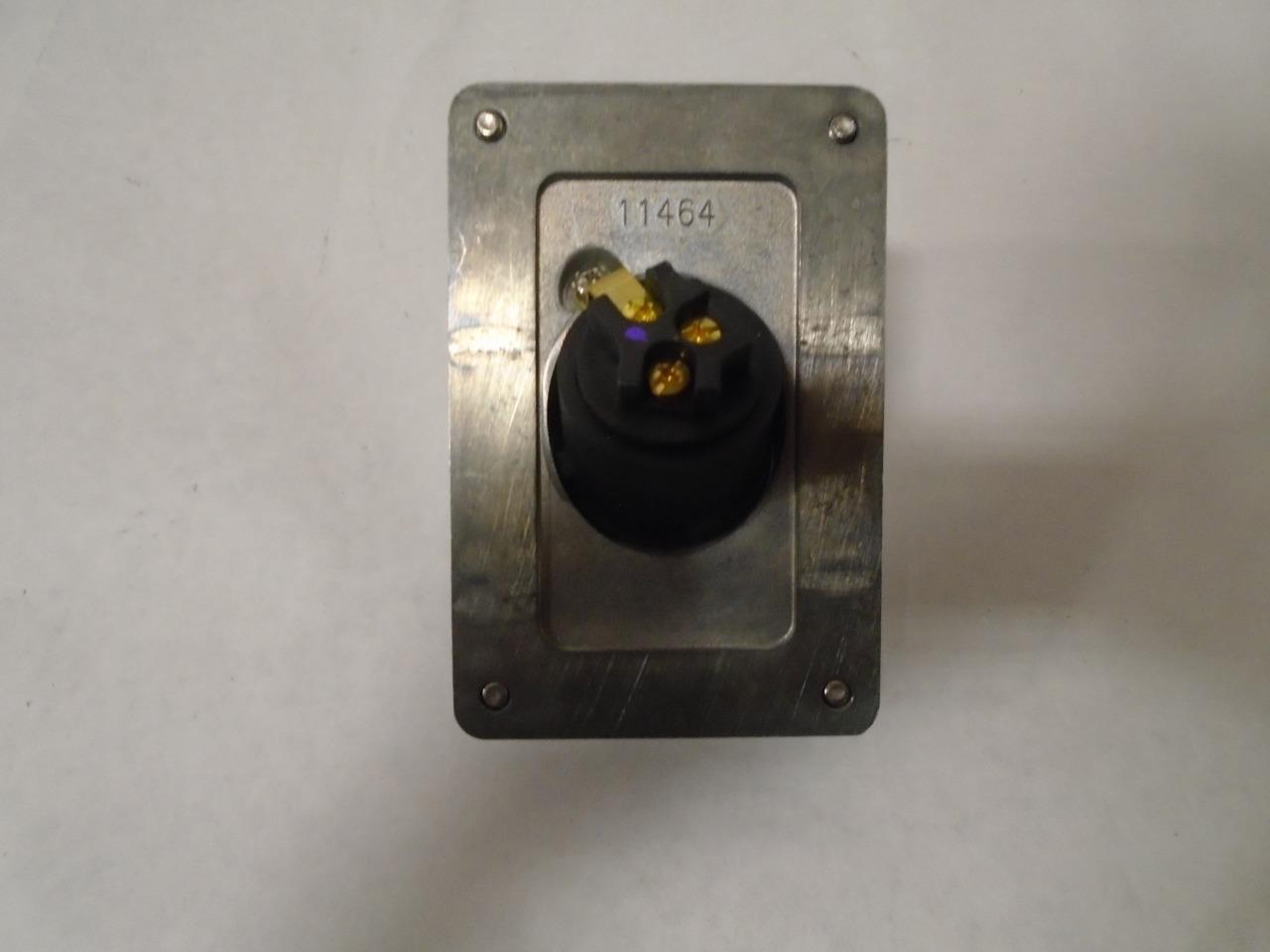 NEW APPLETON ECSK-20232 250VAC RCPT COVER ASSY R4TD