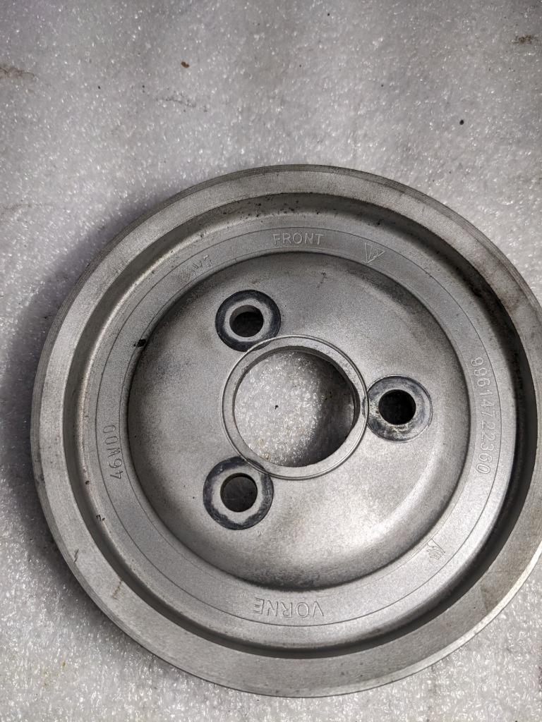 PORSCHE 911/996 POWER STEERING PUMP PULLEY 99614722360 USED 996B.G.L.