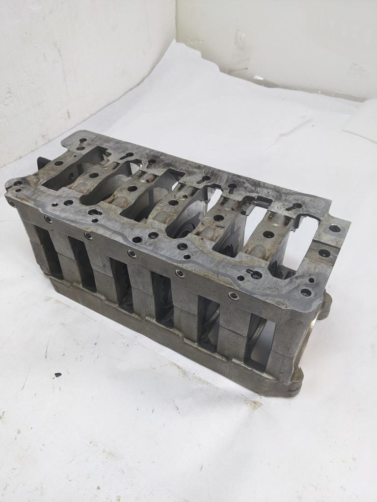 1998 PORSCHE 911 CRANKSHAFT BEARING CASE/CARRIER 9961011123R USED 996BGL2