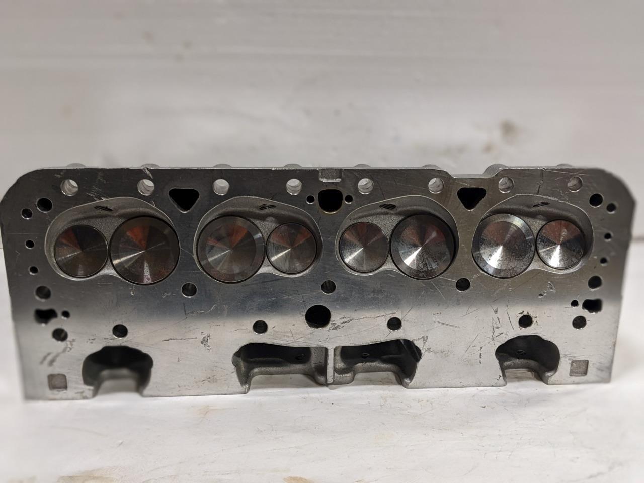 Edelbrock 77589 SBC VICTOR JR CY NEW I2